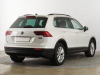 Volkswagen Tiguan  2.0 TSI 