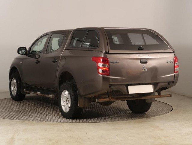 Mitsubishi L200  2.4 DI-D 