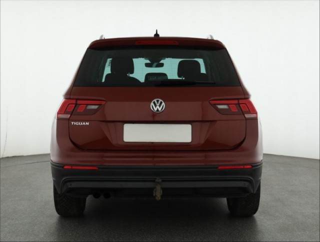 Volkswagen Tiguan  2.0 TSI 