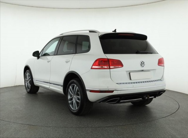 Volkswagen Touareg  3.0 TDI R-Line