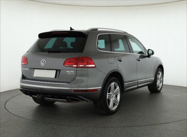 Volkswagen Touareg  3.0 TDI R-Line