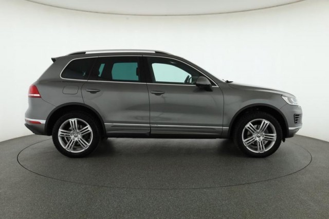 Volkswagen Touareg  3.0 TDI R-Line