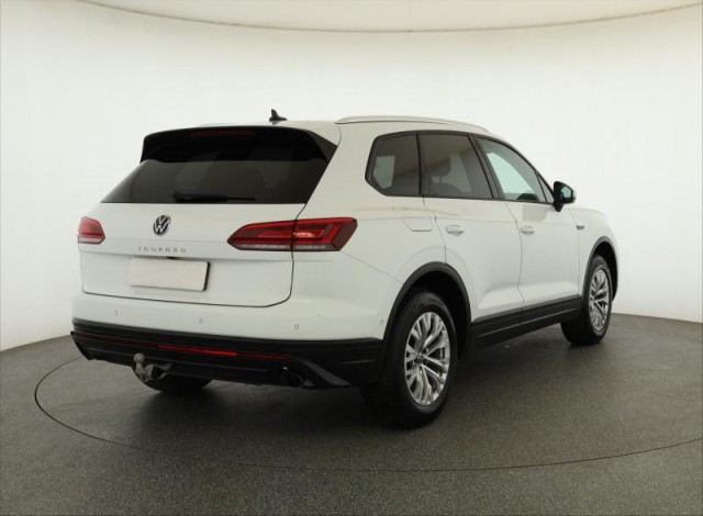 Volkswagen Touareg  3.0 TDI 