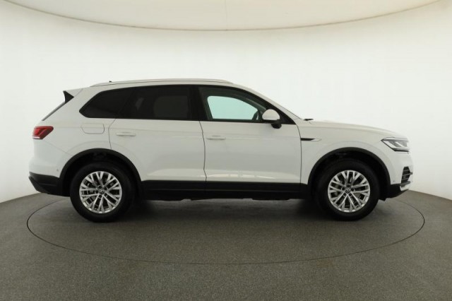 Volkswagen Touareg  3.0 TDI 