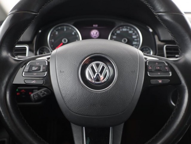 Volkswagen Touareg  3.0 TDI 