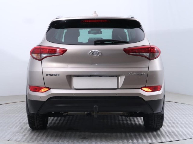 Hyundai Tucson  1.7 CRDi Trikolor