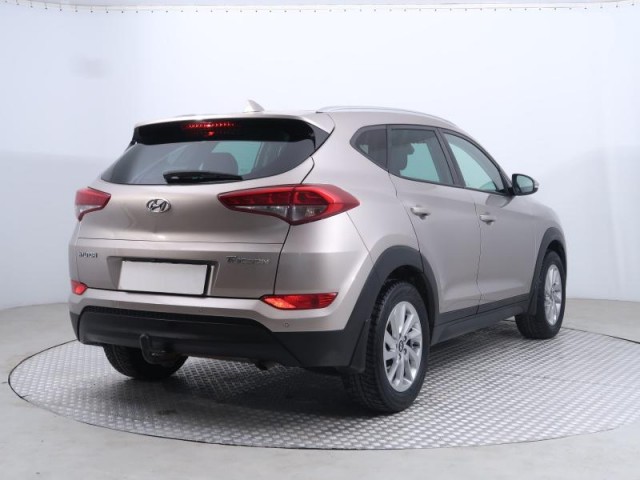 Hyundai Tucson  1.7 CRDi Trikolor