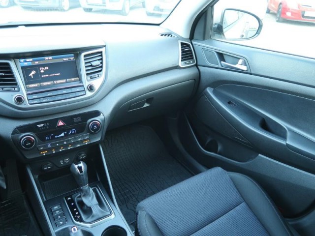 Hyundai Tucson  1.7 CRDi Trikolor