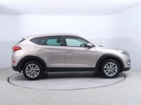 Hyundai Tucson  1.7 CRDi Trikolor