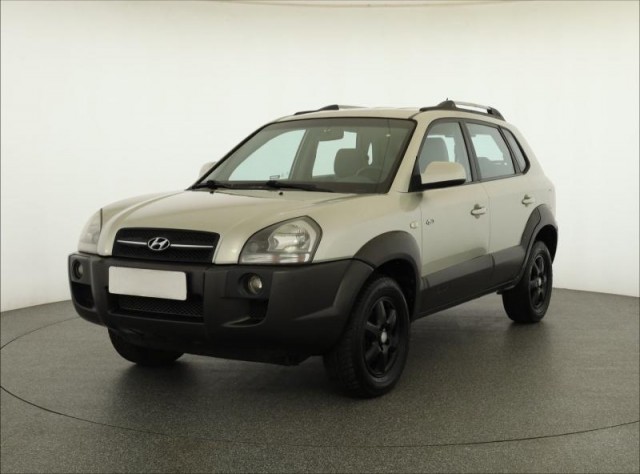 Hyundai Tucson  2.0 i 