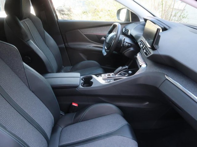 Peugeot 3008  1.2 PureTech Allure