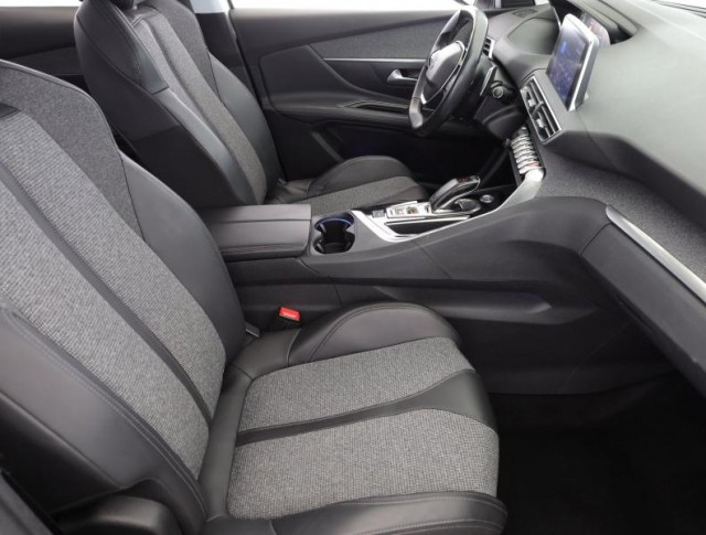 Peugeot 3008  1.2 PureTech 