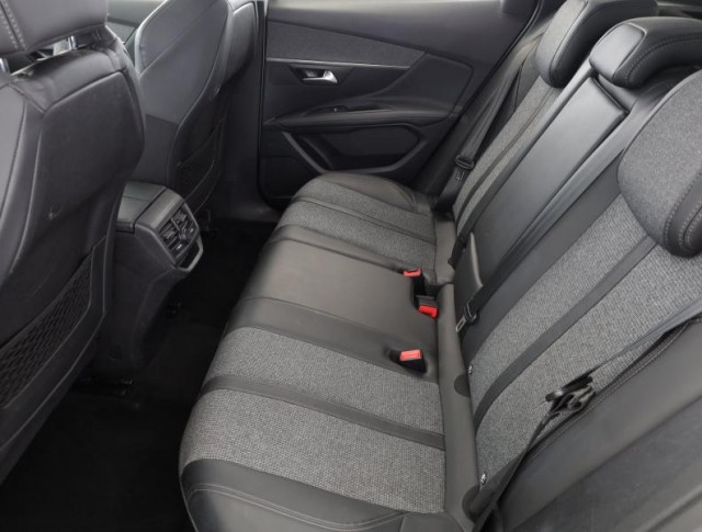 Peugeot 3008  1.2 PureTech 