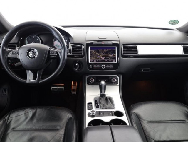 Volkswagen Touareg  3.0 TDI 