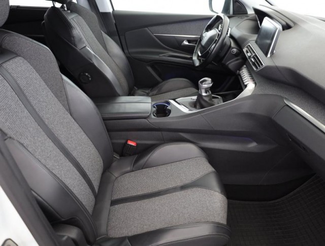 Peugeot 5008  2.0 HDI 