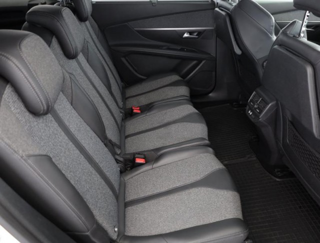 Peugeot 5008  2.0 HDI 