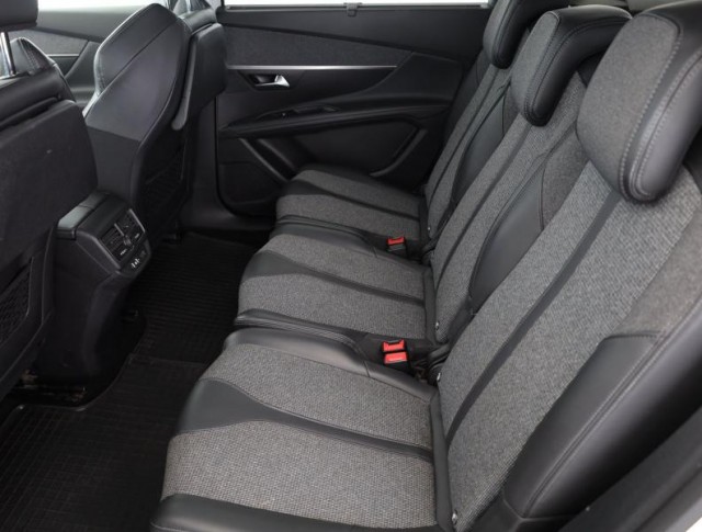 Peugeot 5008  2.0 HDI 
