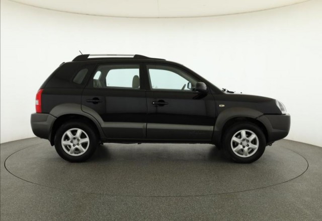 Hyundai Tucson  2.0 i 
