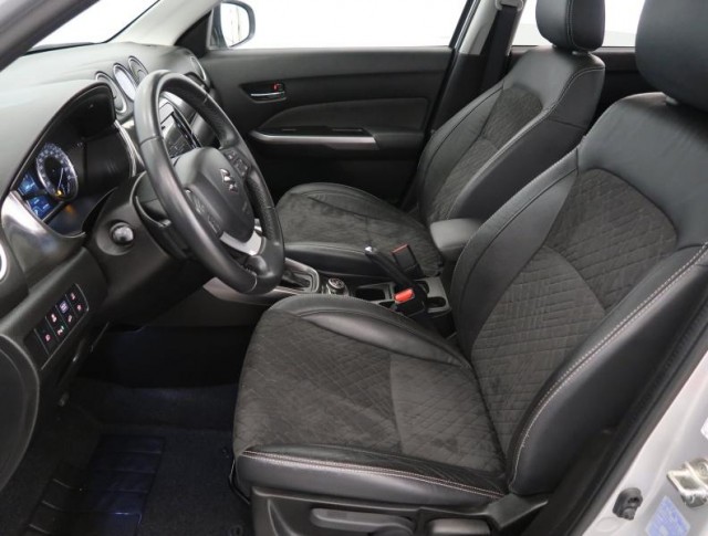 Suzuki Vitara  1.5 Hybrid 