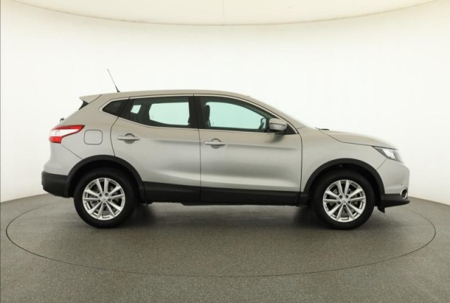 Nissan Qashqai  1.2 DIG-T 