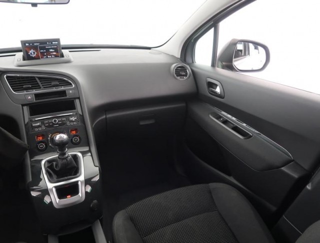 Peugeot 5008  1.6 BlueHDi 