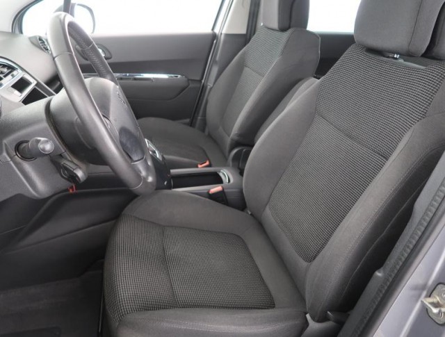 Peugeot 5008  1.6 BlueHDi 