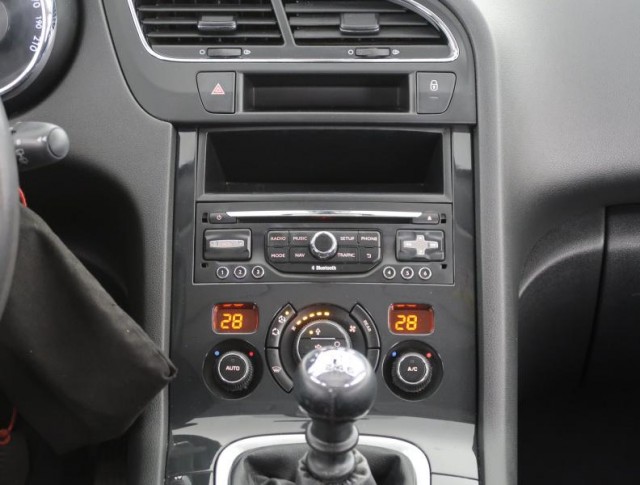 Peugeot 5008  1.6 BlueHDi 