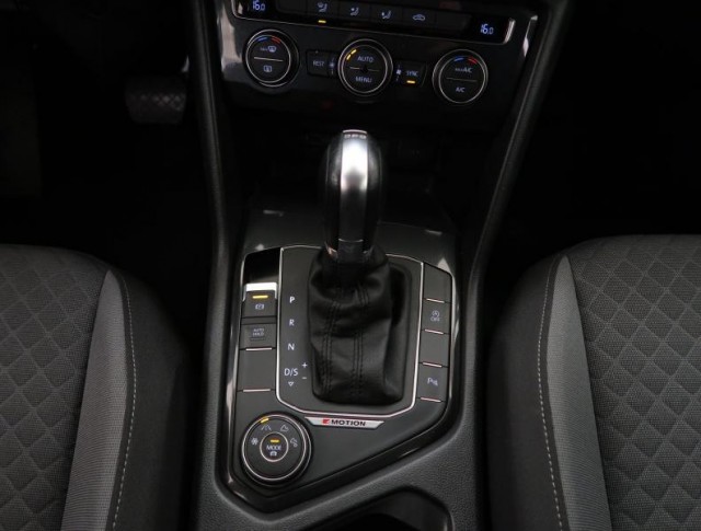Volkswagen Tiguan  2.0 TDI 