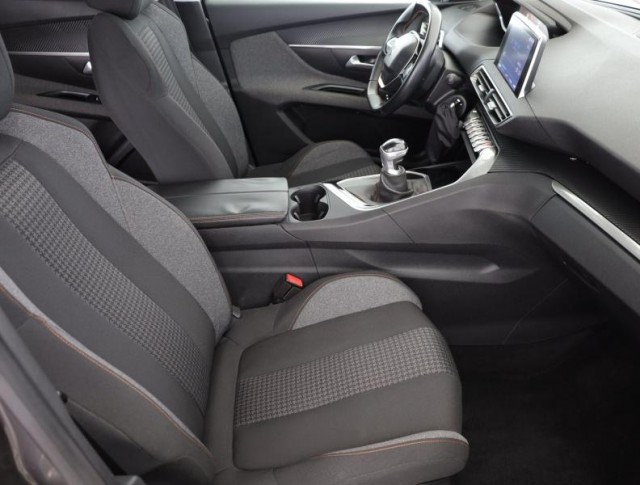 Peugeot 5008  PureTech 130 