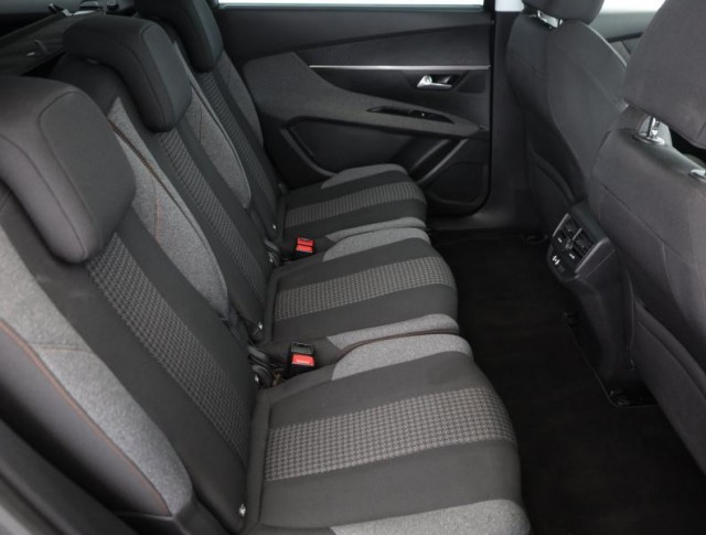 Peugeot 5008  PureTech 130 
