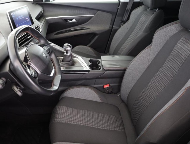 Peugeot 5008  PureTech 130 