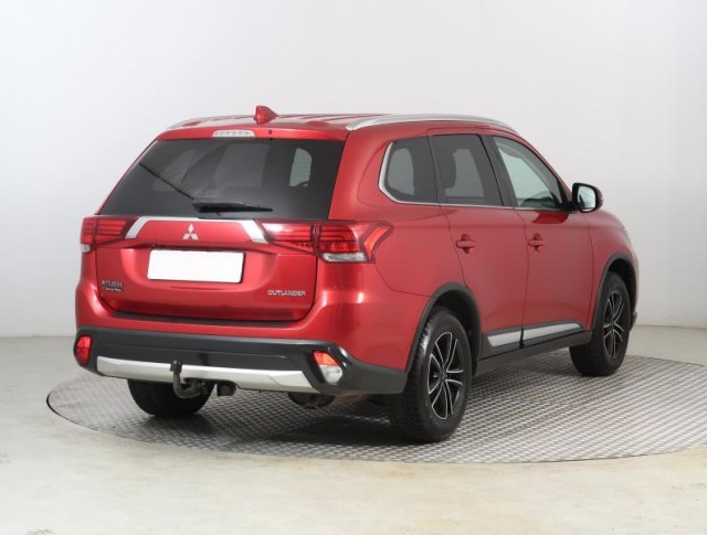 Mitsubishi Outlander  2.0 Intense