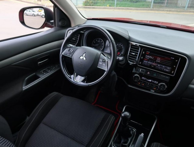 Mitsubishi Outlander  2.0 Intense