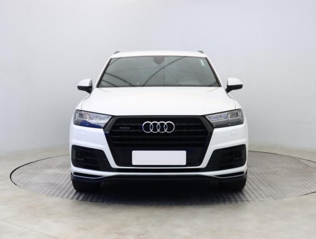 Audi Q7  3.0 TDI S-Line
