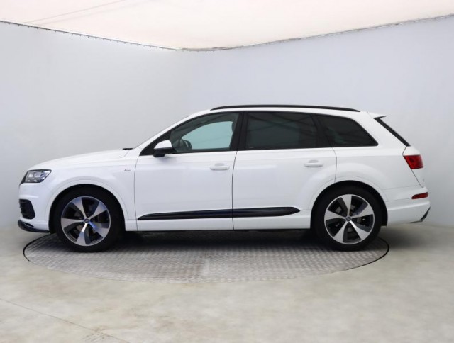 Audi Q7  3.0 TDI S-Line