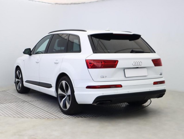 Audi Q7  3.0 TDI S-Line