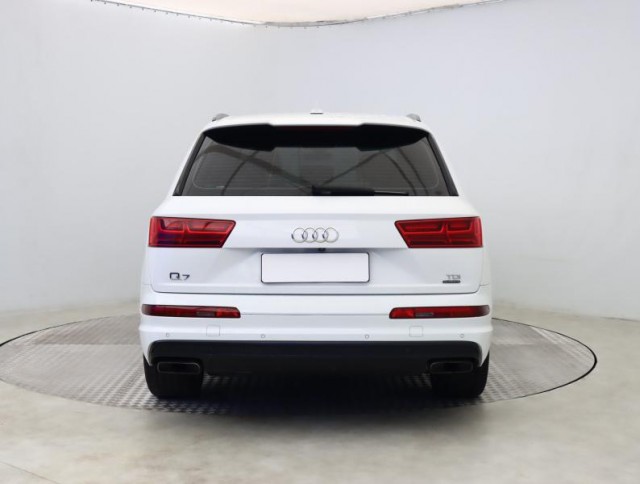 Audi Q7  3.0 TDI S-Line