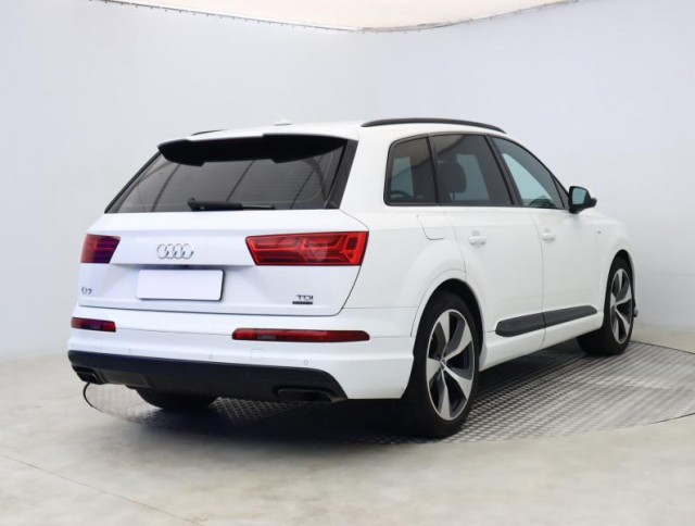 Audi Q7  3.0 TDI S-Line