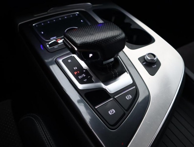 Audi Q7  3.0 TDI S-Line