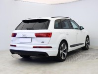 Audi Q7  3.0 TDI S-Line