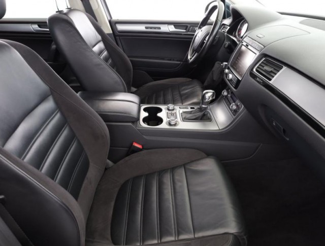 Volkswagen Touareg  3.0 TDI R-Line