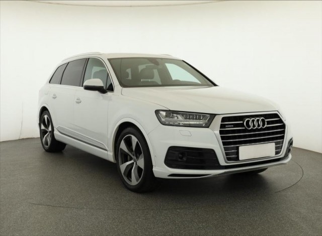 Audi Q7  3.0 TDI S-Line