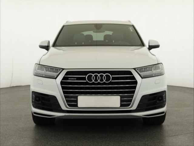 Audi Q7  3.0 TDI S-Line