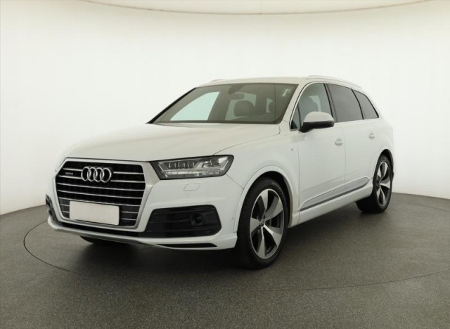 Audi Q7  3.0 TDI S-Line
