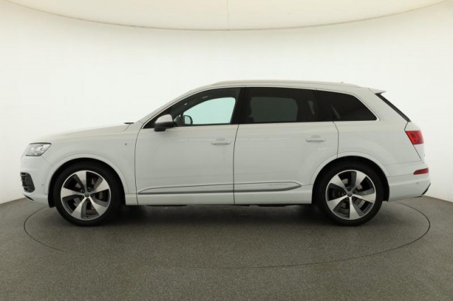 Audi Q7  3.0 TDI S-Line