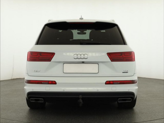 Audi Q7  3.0 TDI S-Line