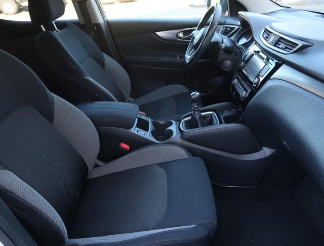 Nissan Qashqai  1.2 DIG-T 