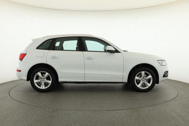 Audi Q5  2.0 TDI S line
