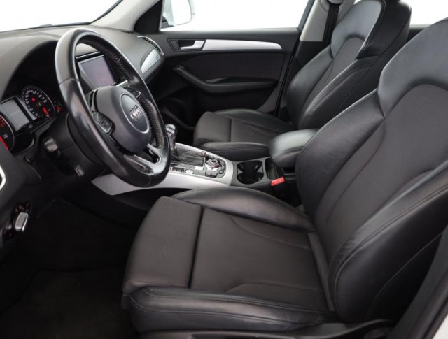 Audi Q5  2.0 TDI S line