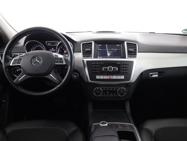 Mercedes-Benz ML  ML 400 